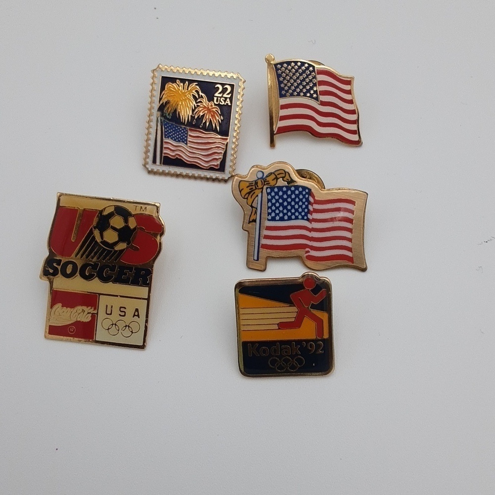 Vintage clothing pins USA Flag casual y2k bundle of 5